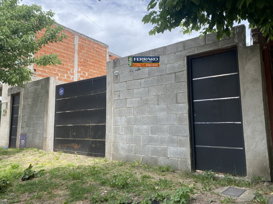 LOTE CON MEJORAS EN VENTA