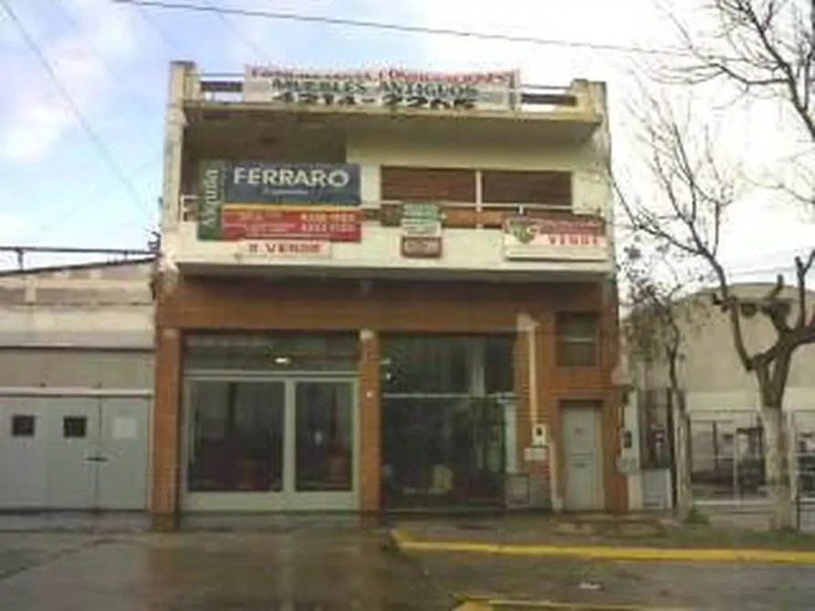 LOCAL CON VIVIENDA EN VENTA