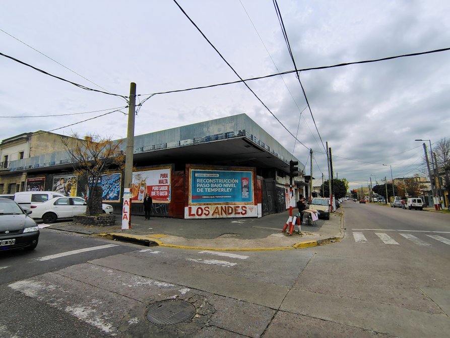 SANTA FE ESQUINA LAPRIDA- EXCELETE ESQUINA COMERCIAL LOMAS DE ZAMORA