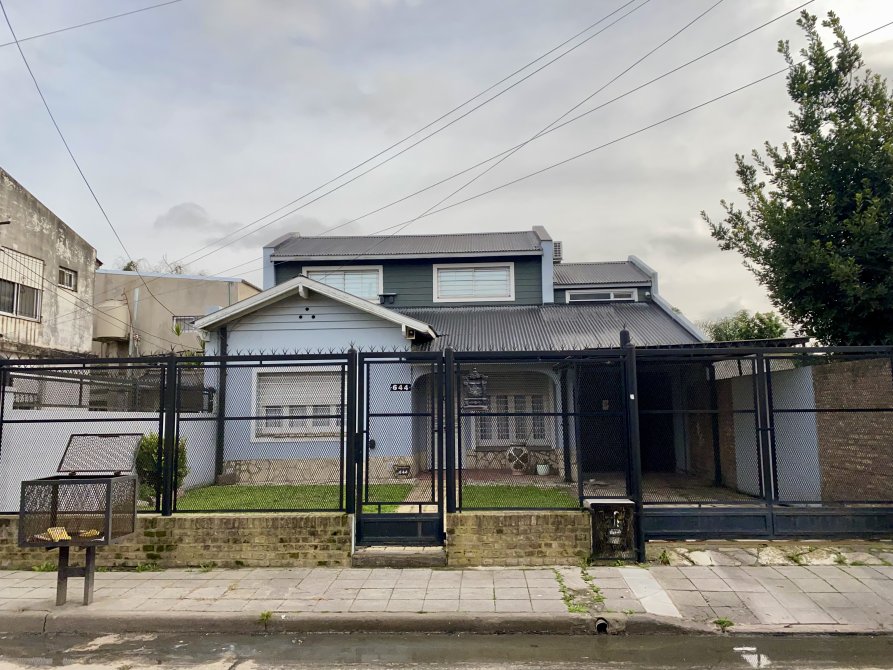 CASA DE DOS PLANTAS EN VENTA