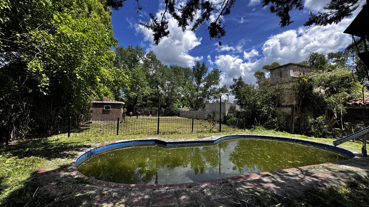 Venta lote 1000 m2 con piscina