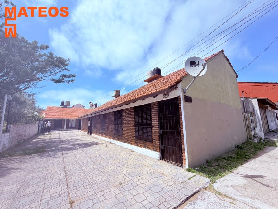 DUPLEX A 100 METROS DEL MAR SOBRE ASFALTO