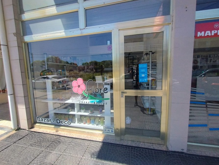 VENTA DE FONDO DE COMERCIO BAZAR