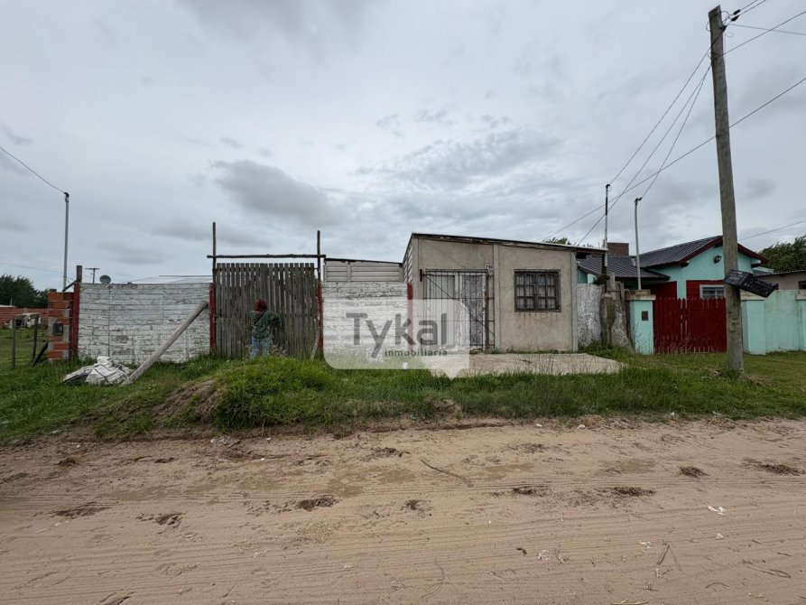 LOCAL + VIVIENDA EN CONSTRUCCION Y AMPLIO LOTE