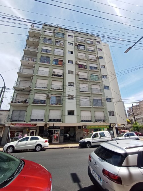 VENTA - Amplio 3 amb en Lanus Centro