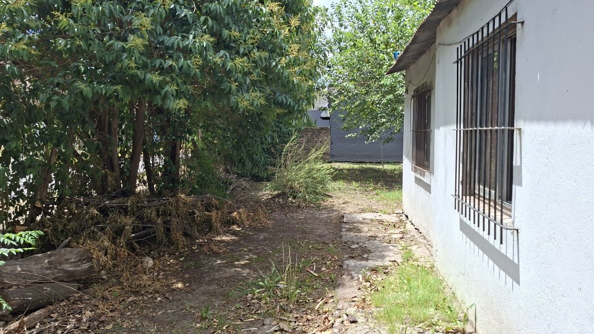 ALQUILER CASA EN FLORENCIO VARELA BUENA UBICACION