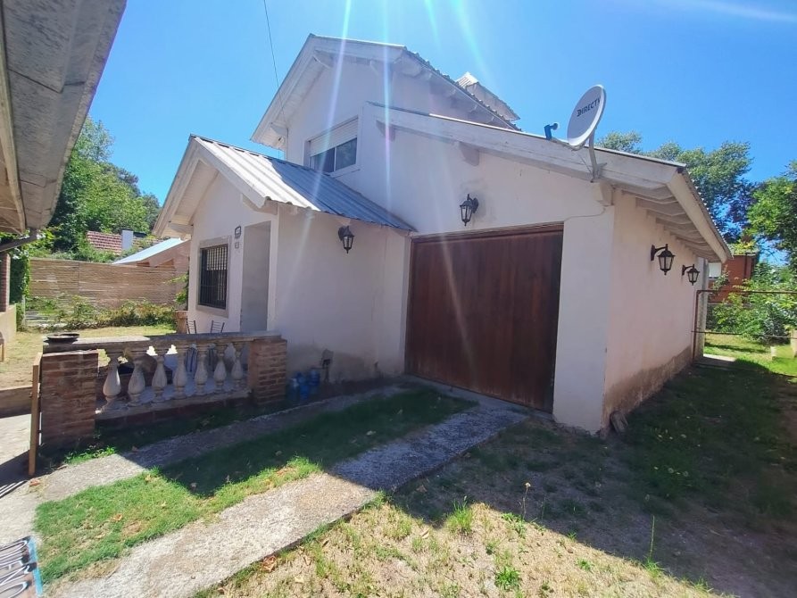 CASA SOLA EN LOTE BARRIO PARQUE GOLF