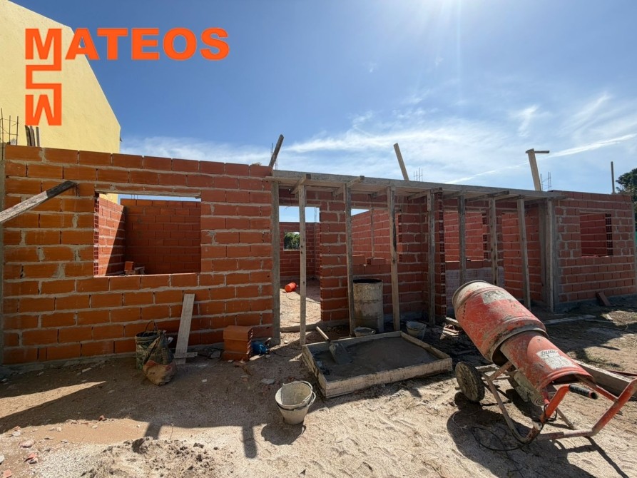 VENTA MAR DEL TUYÚ CONJUNTO DE CHALETS A ESTRENAR