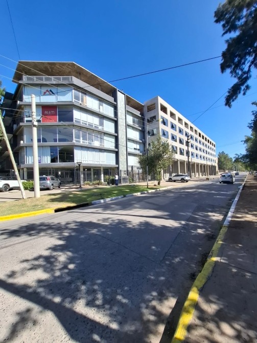 Local Comercial a estrenar en Complejo Casuarinas Garden