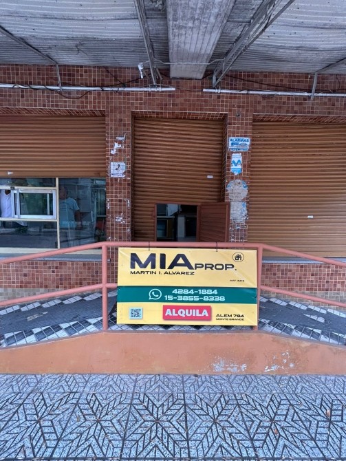 Local comercial con excelente ubicación