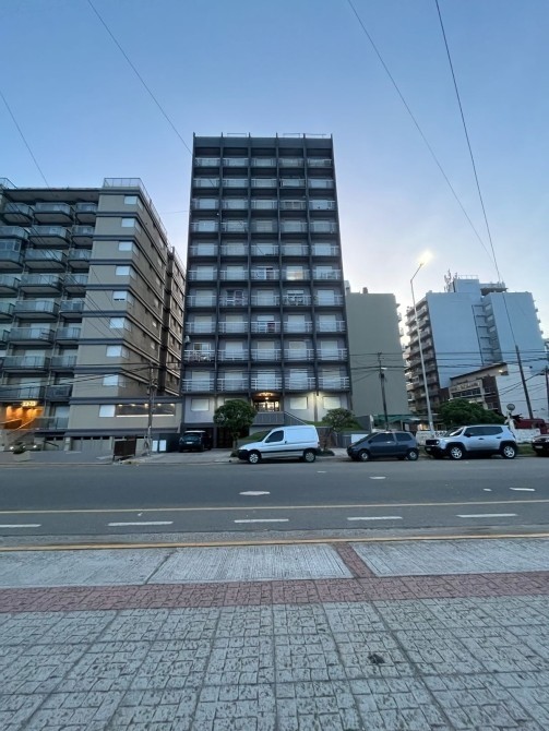 VENTA EXCELENTE DEPARTAMENTO 1 Y 1/2 AMBIENTES FRENTE Y VISTA AL MAR - SAN BERNARDO