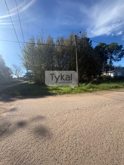 Lote en esquina COSTA DEL ESTE toma depto en Mar del Plata  la Costa mas diferencia