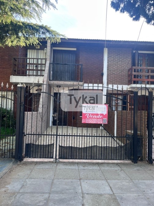 DUPLEX AL FRENTE CON TODOS LOS SERVICIOS !!!