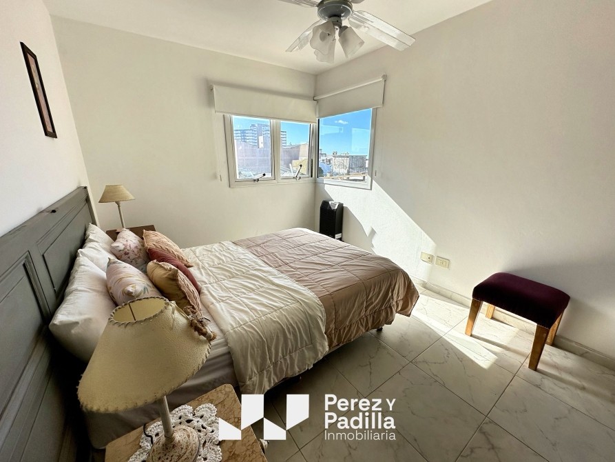 Departamento dos ambientes pleno centro de Mar de Ajó a 1 cuadra del mar