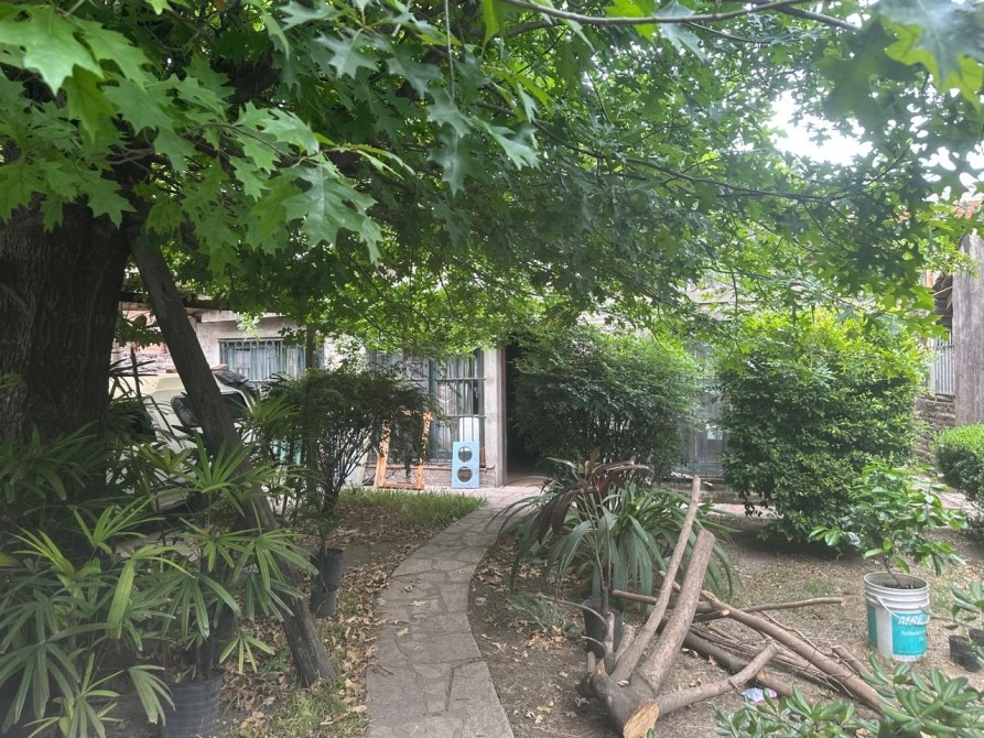 VENTA CASA A REFACCIONAR EN HERNÁNDEZ DE LERMA 2222 BURZACO