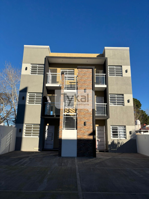 COMPLEJO JHORDAN III - DEPARTAMENTOS DE 3 AMBIENTES A 430 m DEL MAR !CON ESPACIO VEHICULAR FIJO