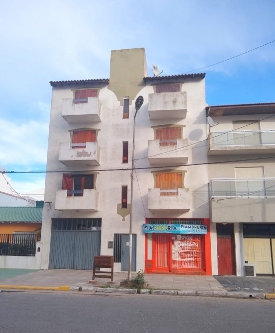 VENTA DE LOCAL COMERCIAL CON INSTALACIONES A 50 METROS DE LA PLAYA - MAR DE AJO