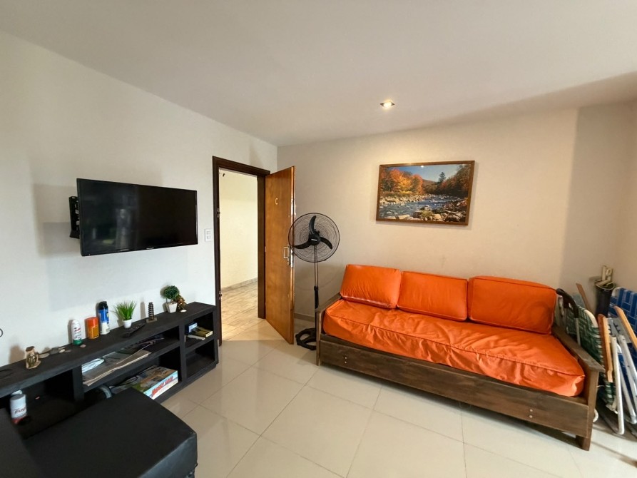 DEPARTAMENTO DOS AMBIENTES EN MAR DE AJO A UNA CUADRA DEL MAR