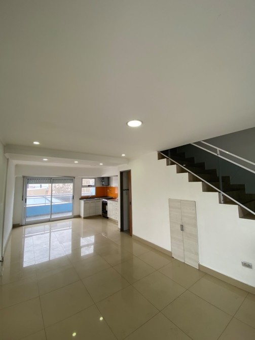 Departamento Tres ambientes Duplex