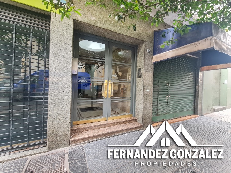 Departamento monoambiente a refaccionar en la mejor ubicación de Buenos Aires. Monserrat