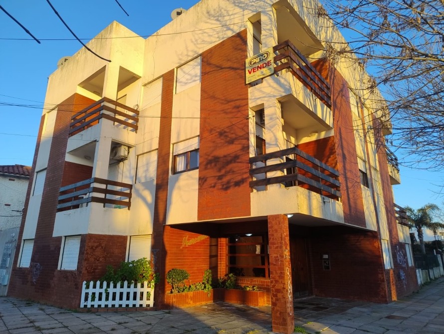 LUMINOSO DEPARTAMENTO EN VENTA SANTA TERESITA