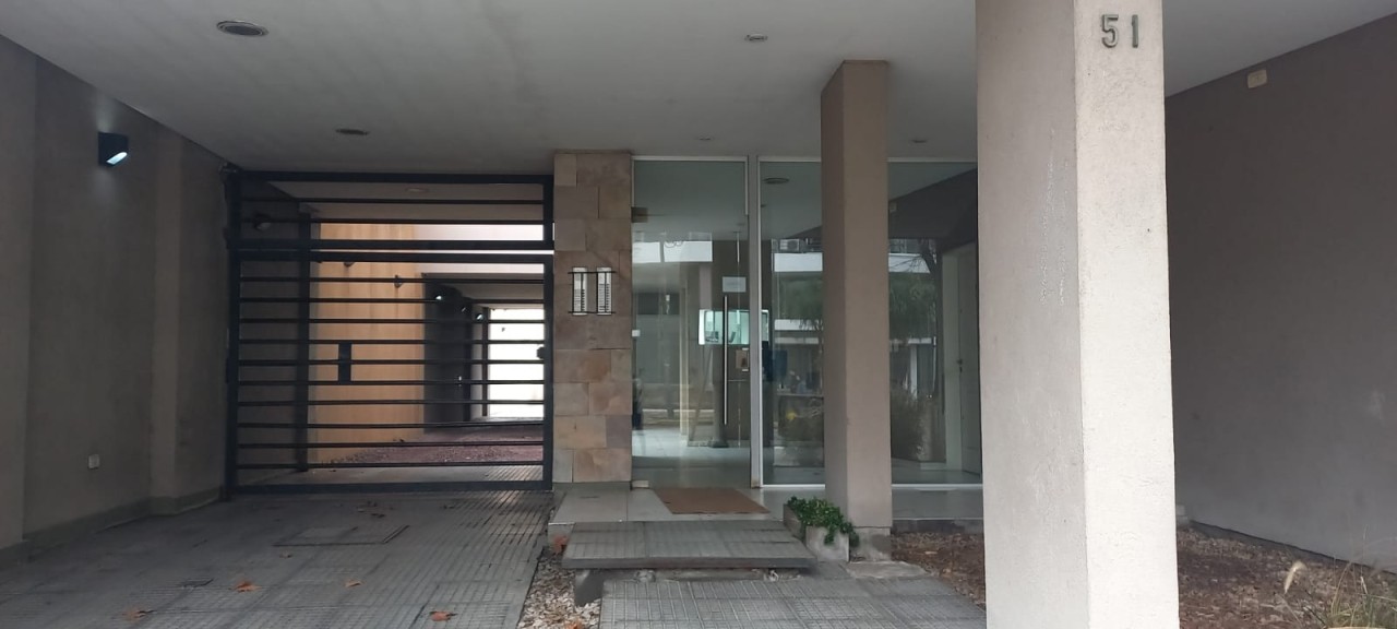 Dto. 3 ambientes con balcón - Banfield Este