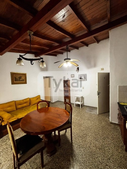 Departamento con balcón al frente