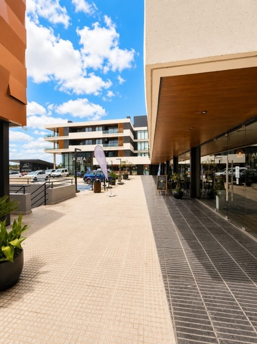 EXCLUSIVO LOCAL EN ALQUILER | PASEO COMERCIAL VIA VENTO | CANNING CENTRO