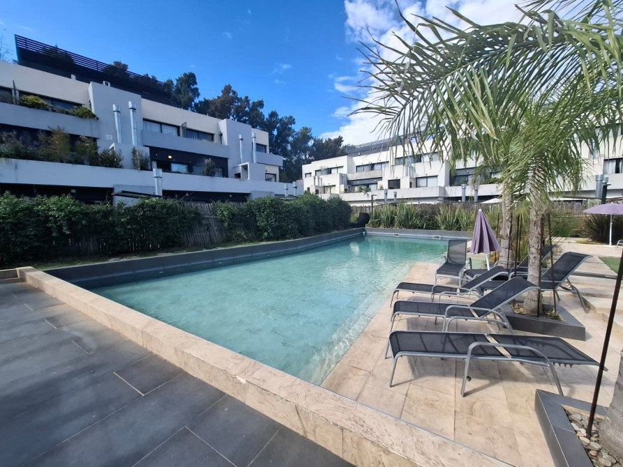 Excelente departamento 3 Amb en P:B con Patio Privado, Galería y Parrilla – Condominio Sotavento